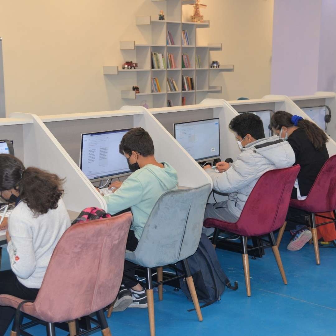 Fırat Yılmaz Çakıroğlu Gençlik Merkezi